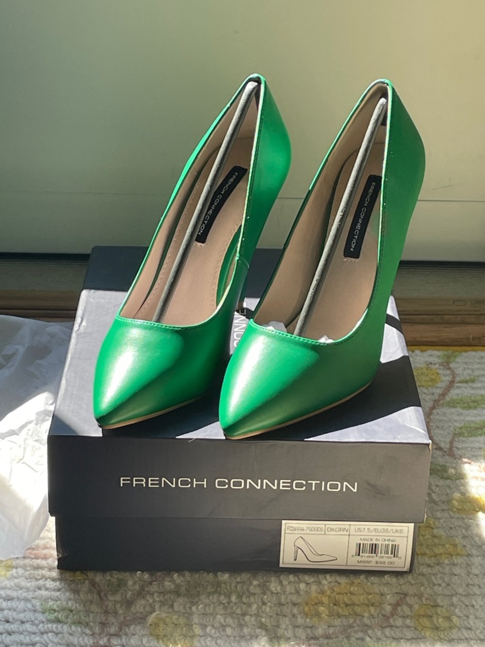 New French Connection Green Satin Pointed-Toe Stiletto Pumps size 7.5